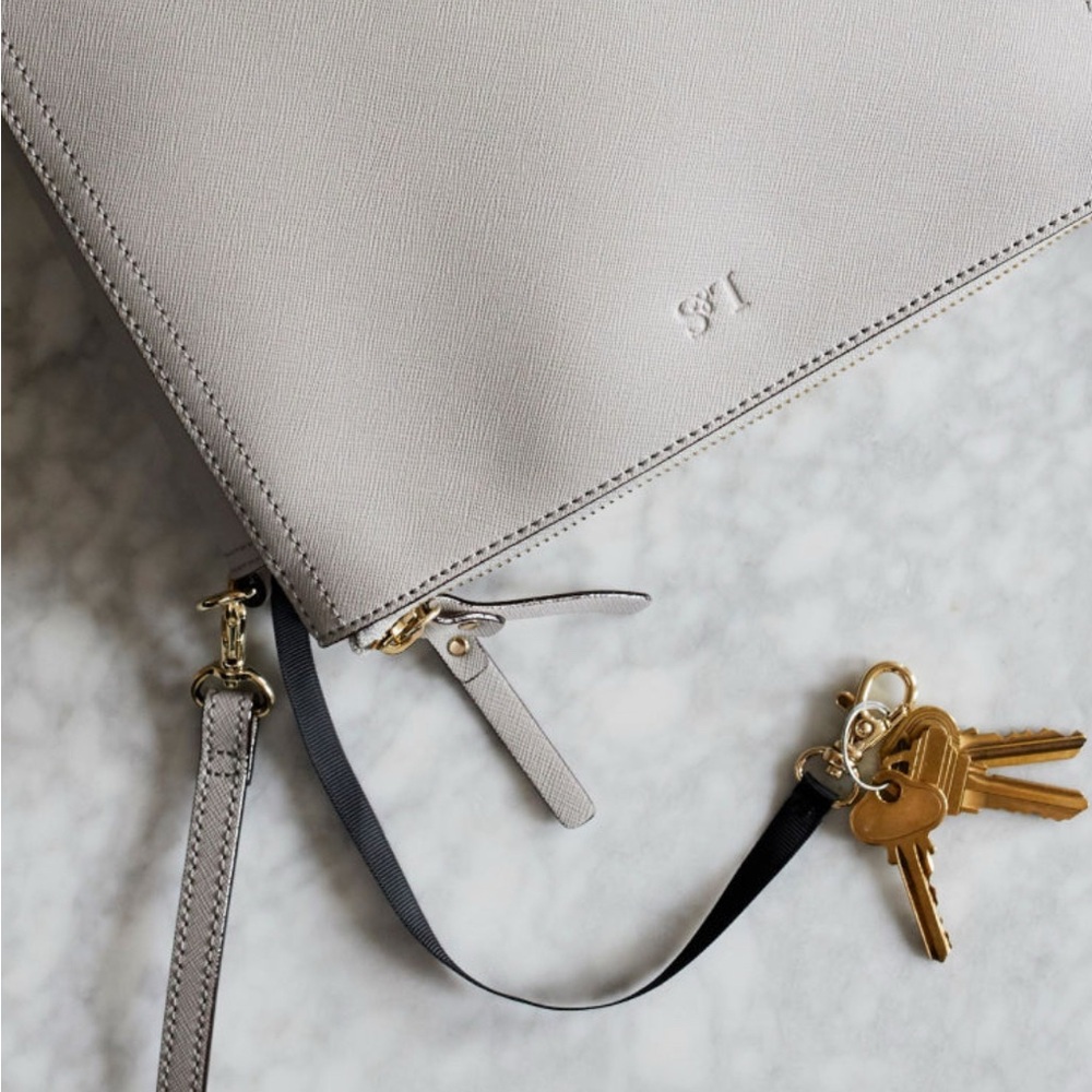 Lo & Sons Pearl Saffiano Leather Light Grey Crossbody Purse - Picture 5 of 12